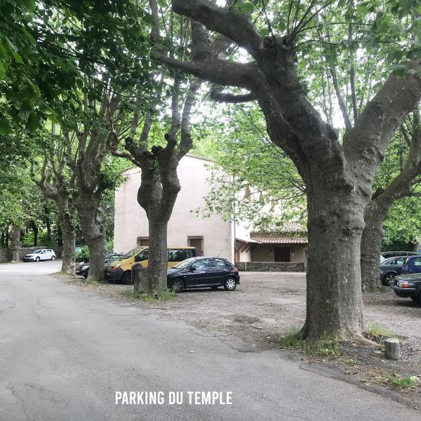Parking-temple-aveze